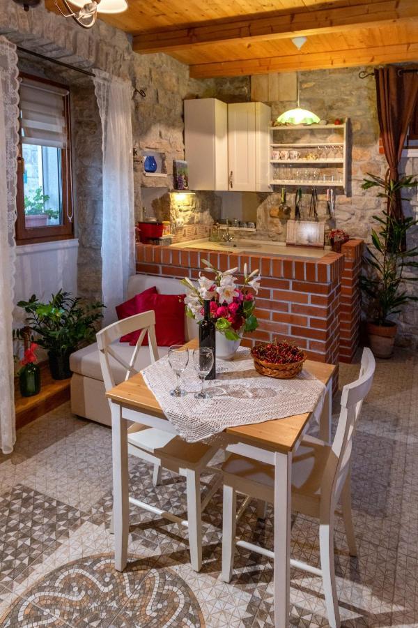 Apartment Tara Kaštela المظهر الخارجي الصورة